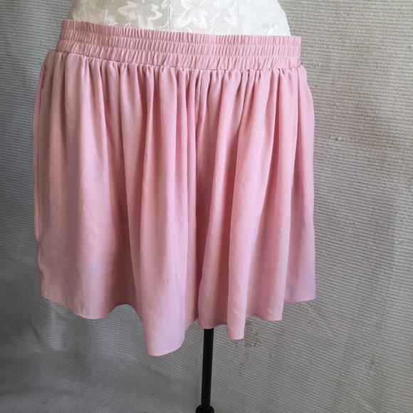 NWOT BCBG Silky Summer Culottes Dressy Shorts - Picture 7 of 7